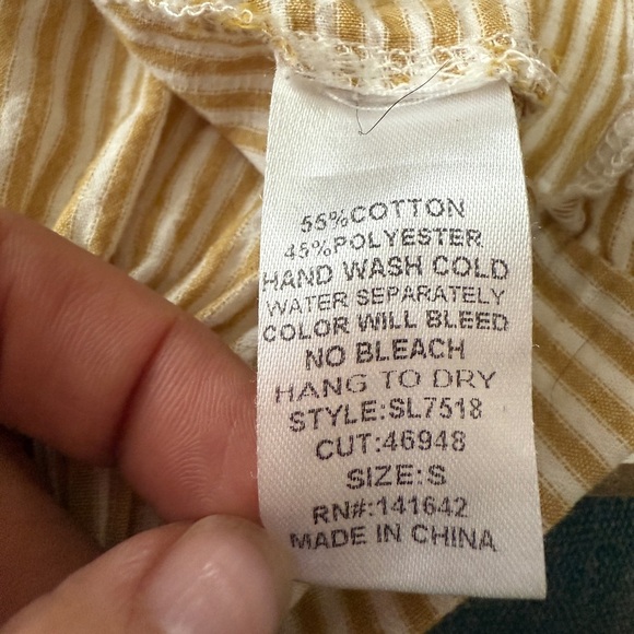 She + Sky Cotton Blend Striped Tan & White Short Sleeve Button-Up Top Cropped - Picture 6 of 9
